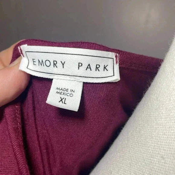 Emory park top size XL - Picture 3 of 3